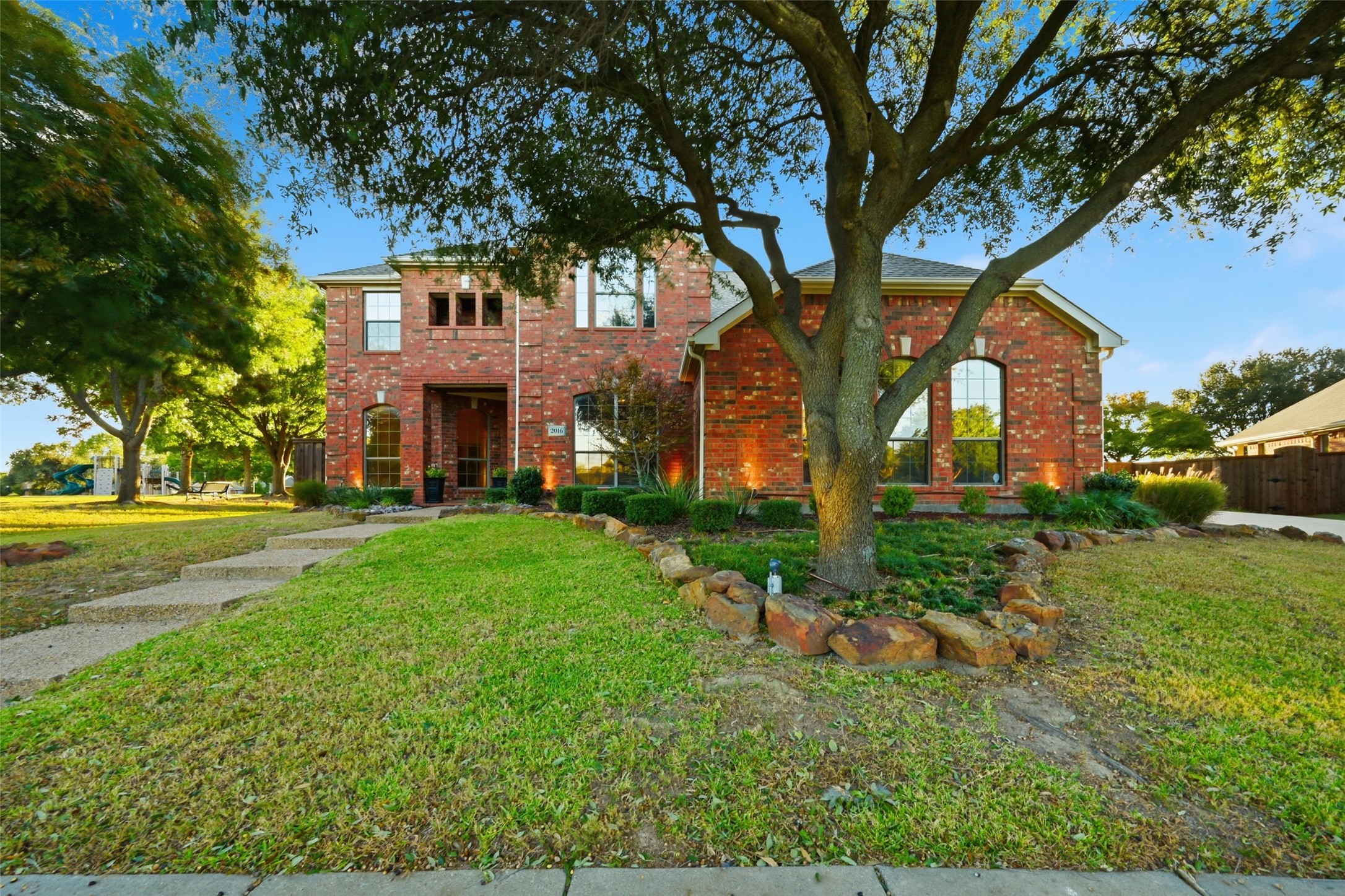 2016 Red Rock Drive Mckinney TX 75072