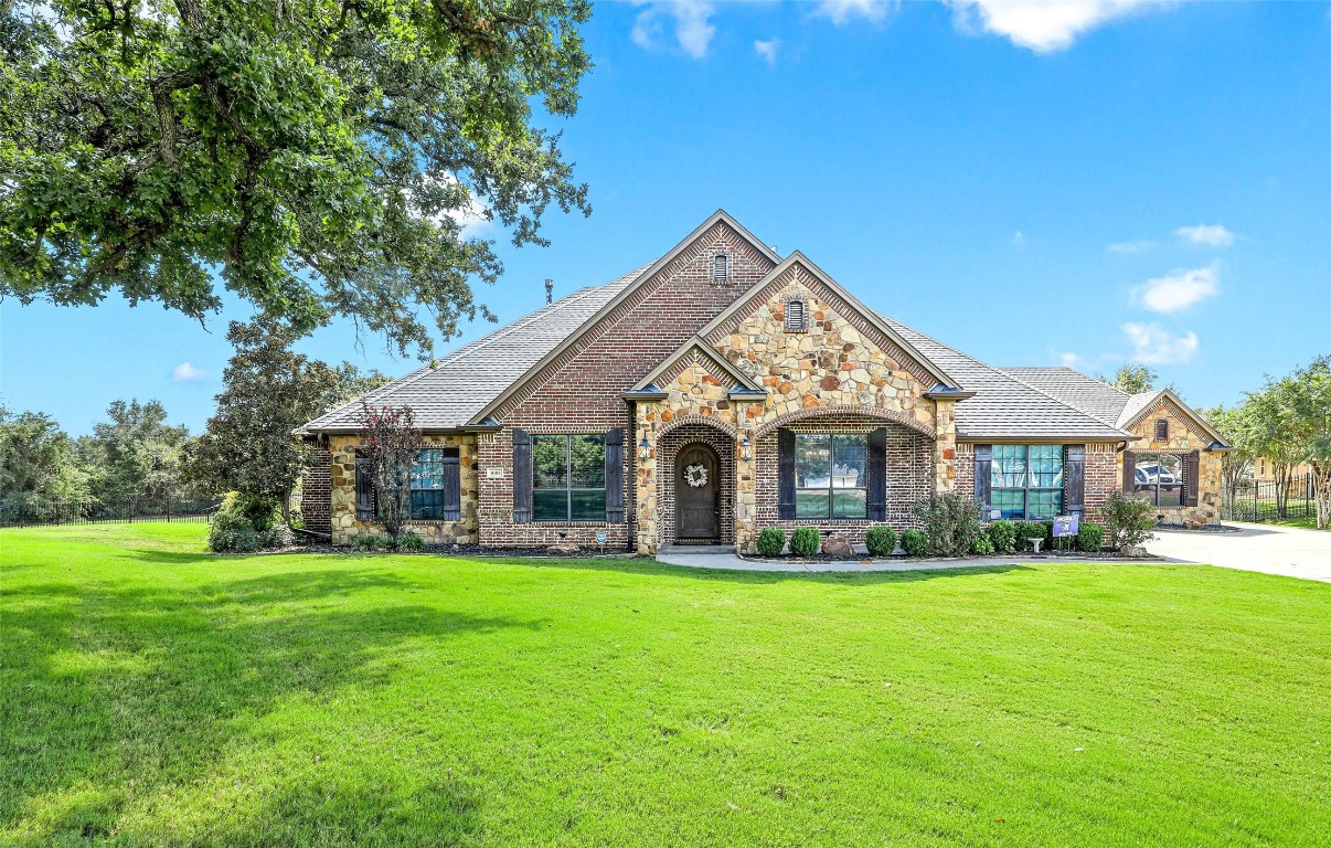 8105 Oakmont Drive Burleson TX 76028