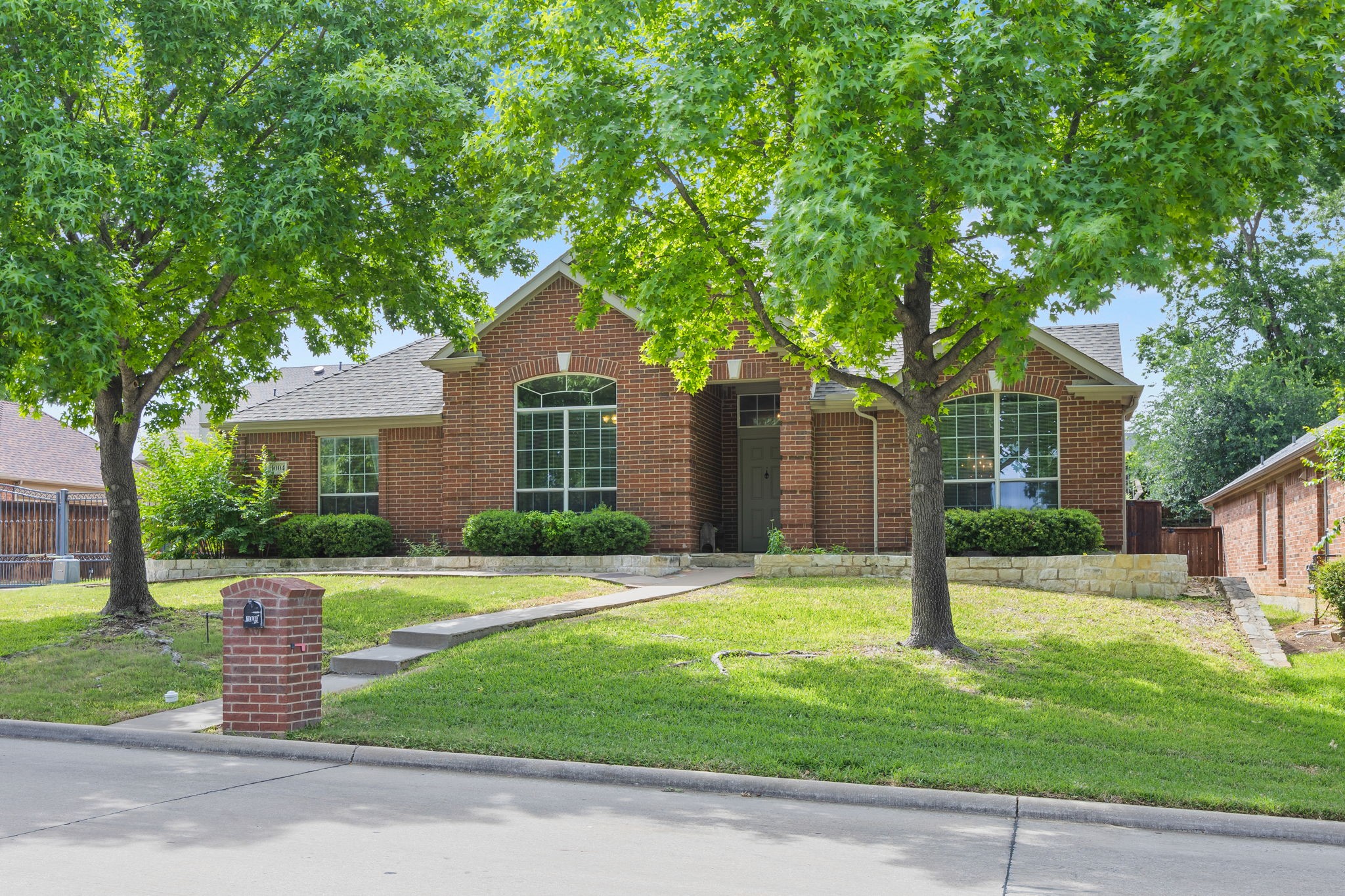 1004 Dover Heights Trail Mansfield TX 76063