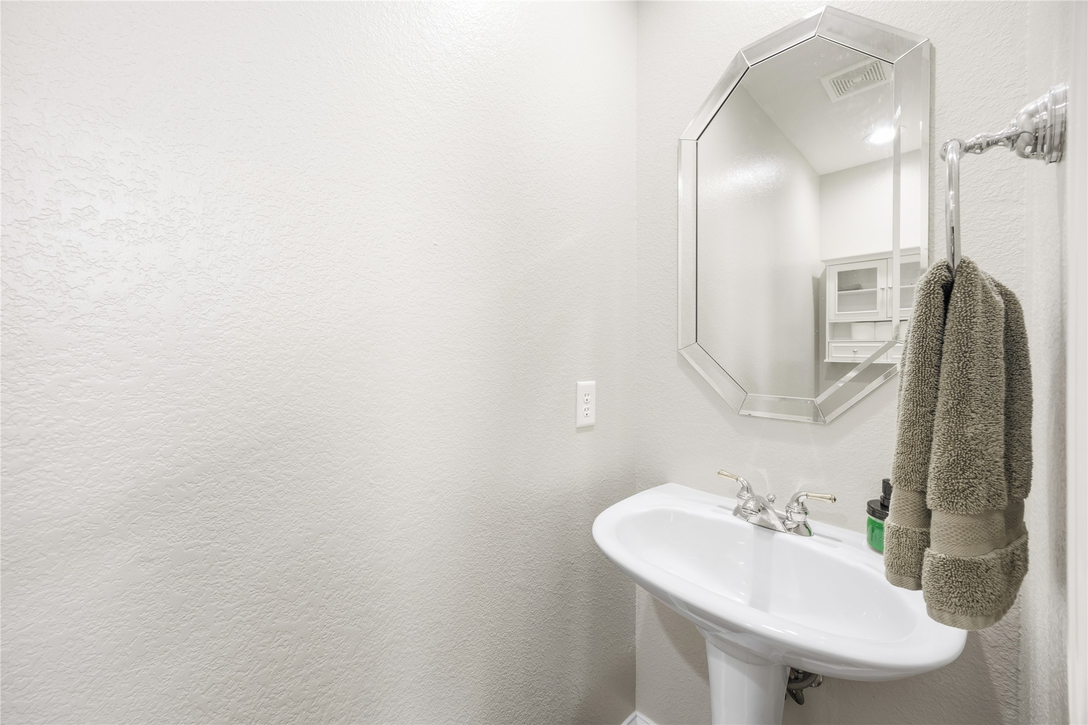 1004 Dover Heights Trail Mansfield TX 76063