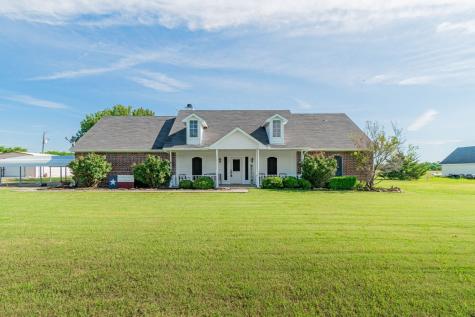 302 County Road 4443 Trenton TX 75490