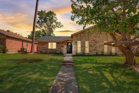 4622 Oakwood Drive Garland TX 75043