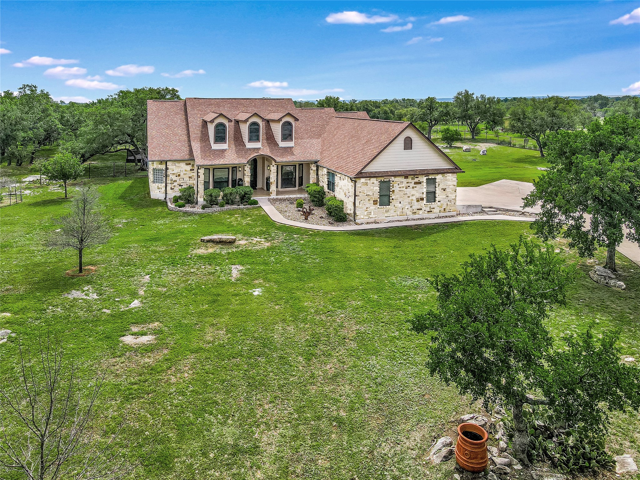 505 Vista View Trail Spicewood TX 78669