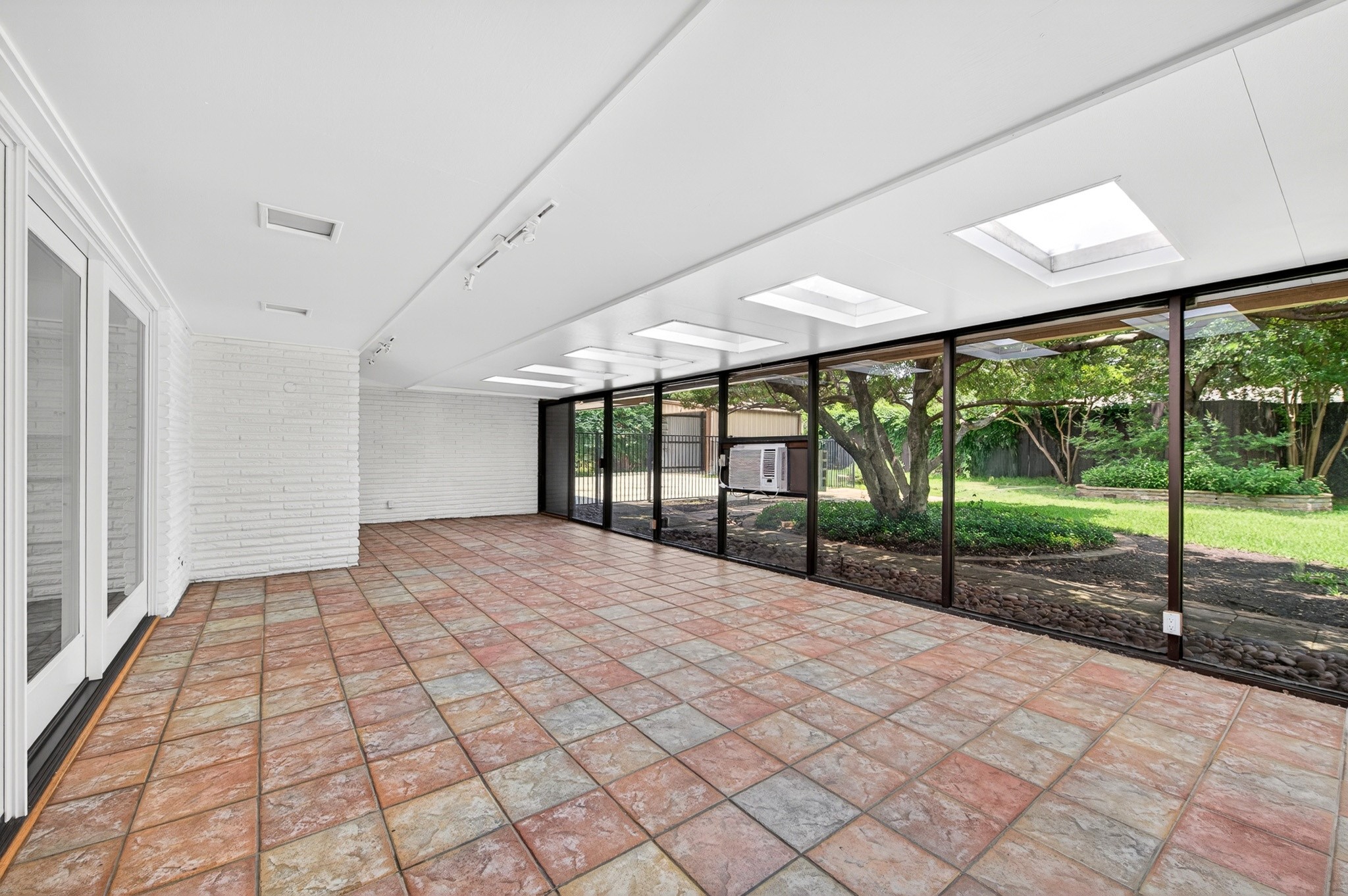 3763 Vinecrest Drive Dallas TX 75229
