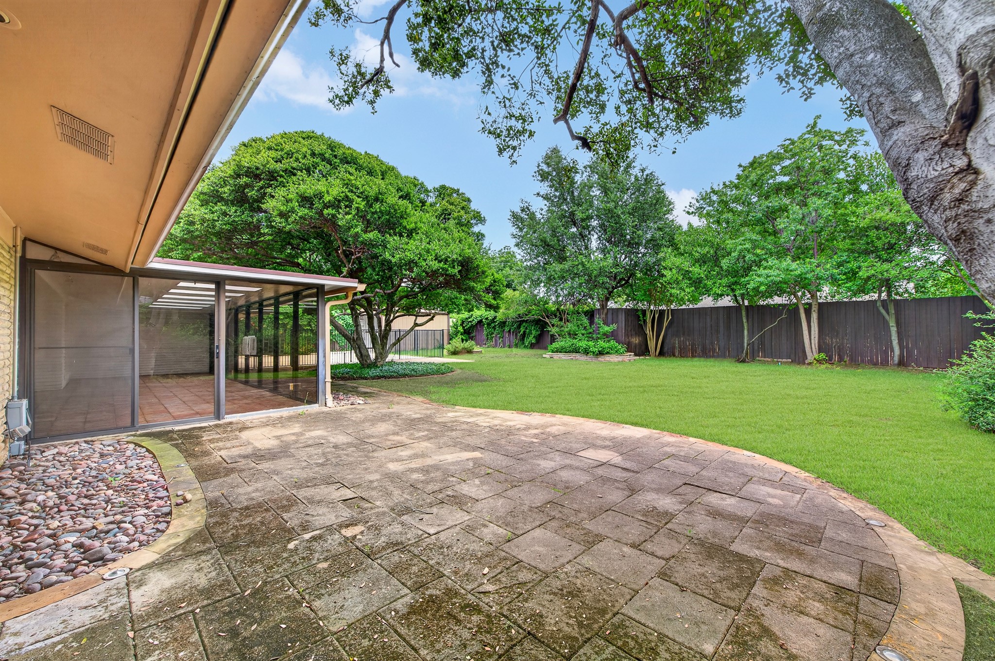 3763 Vinecrest Drive Dallas TX 75229