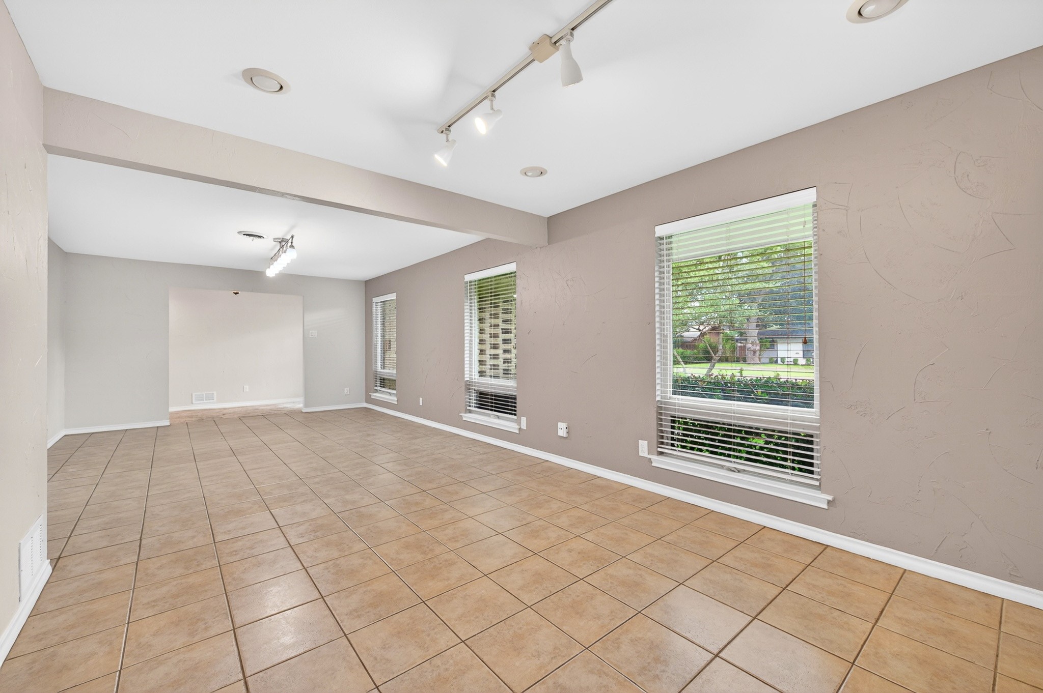 3763 Vinecrest Drive Dallas TX 75229