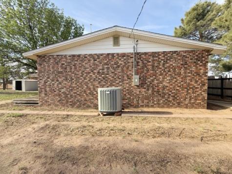 337 County Road 692 Seagraves TX 79359