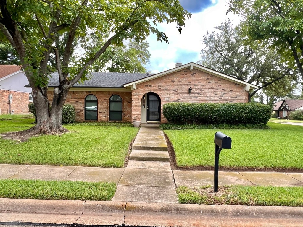 1600 Trinity Court Bedford TX 76022