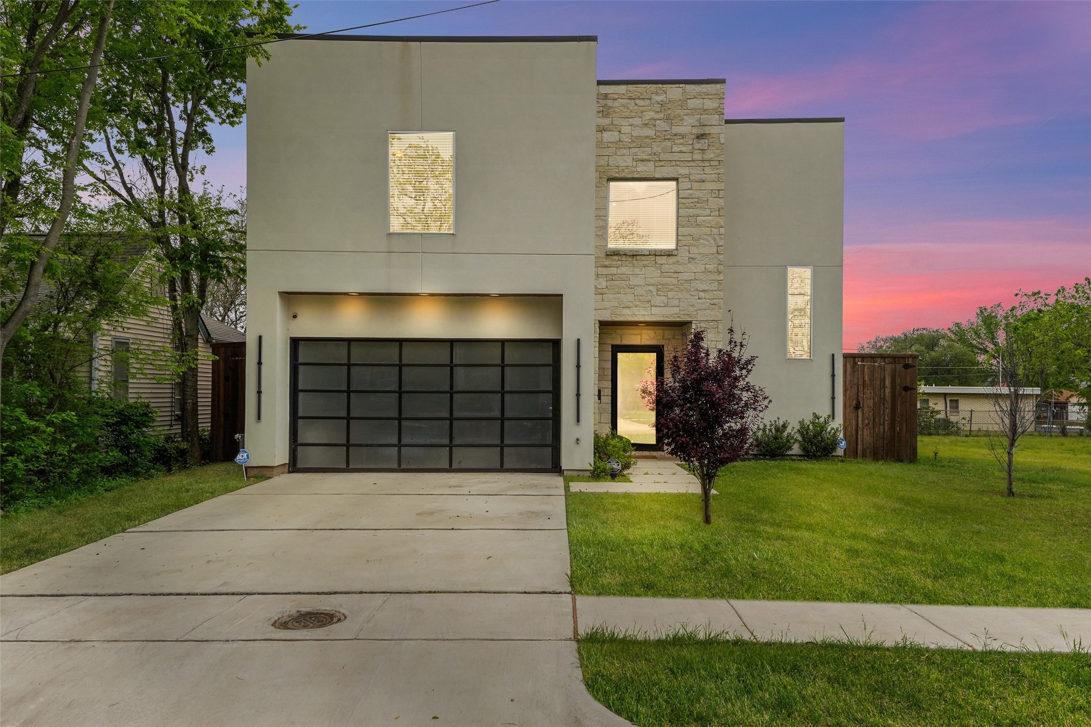 6715 Tyree Street Dallas TX 75209
