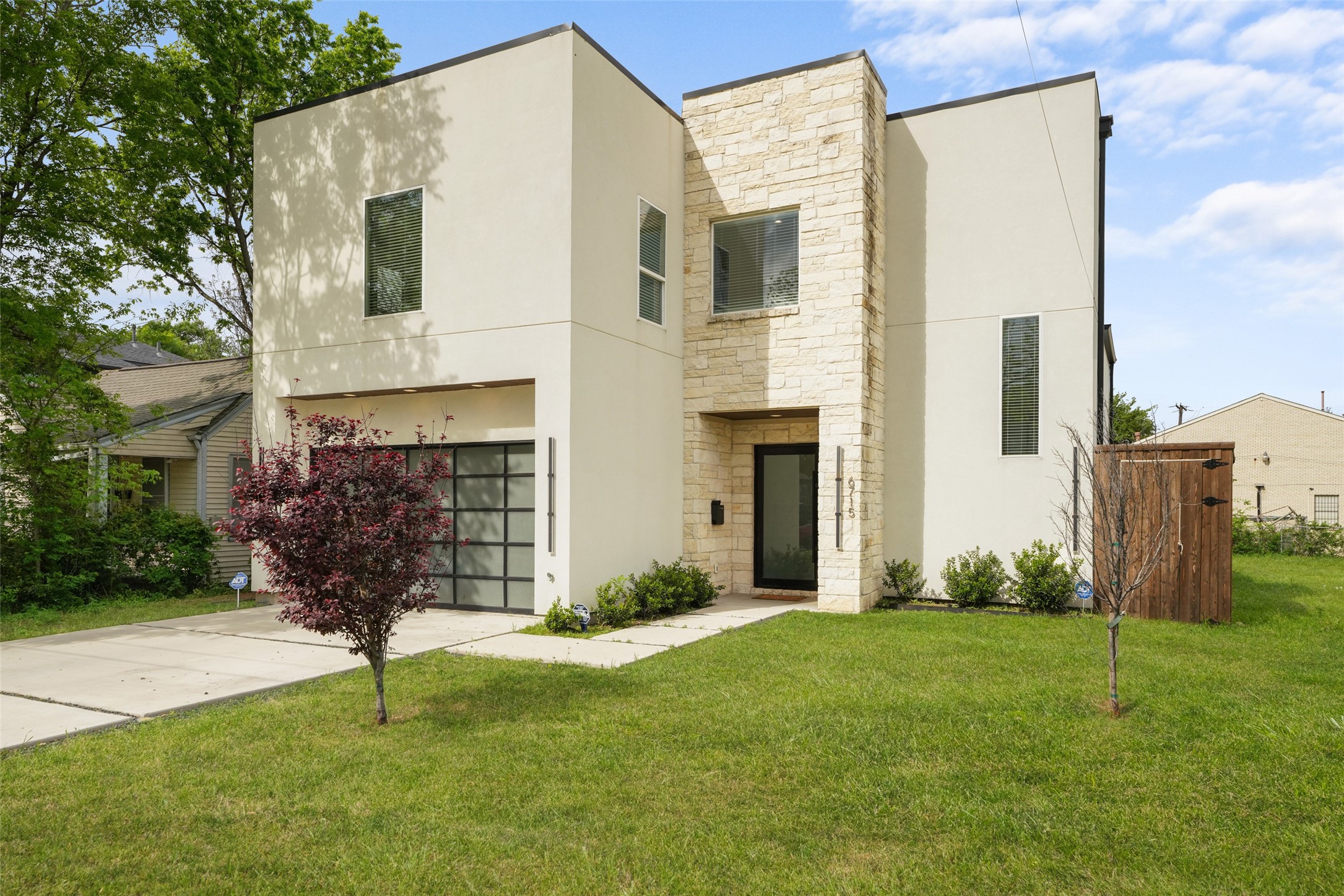 6715 Tyree Street Dallas TX 75209