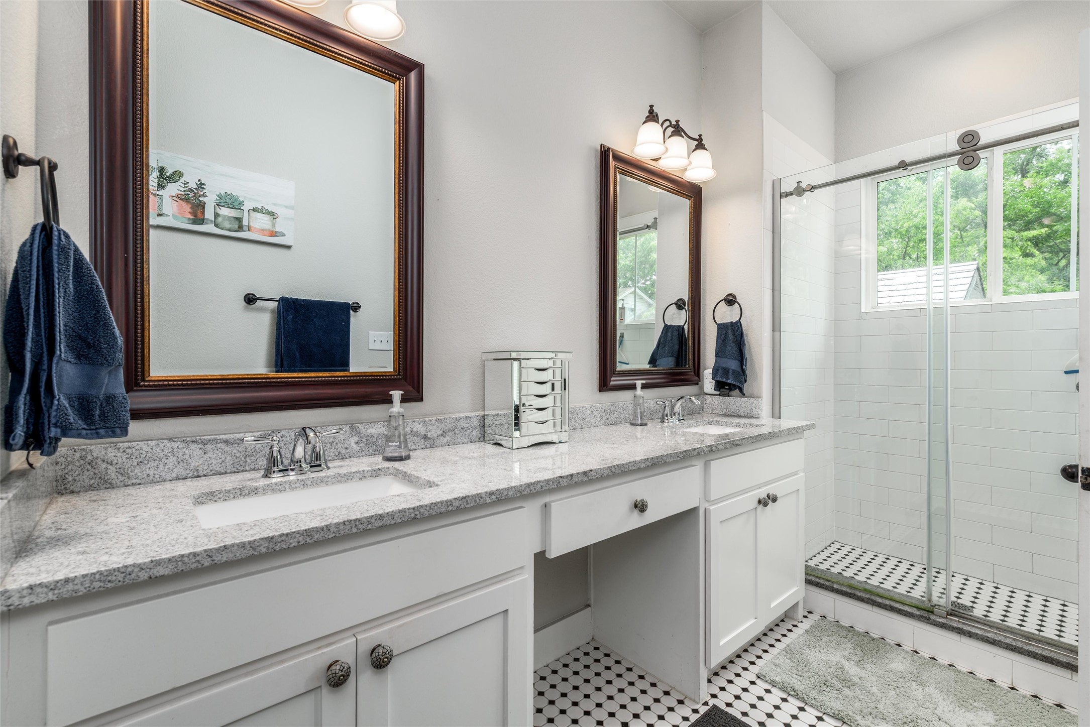 1215 Coleman Street Mckinney TX 75069
