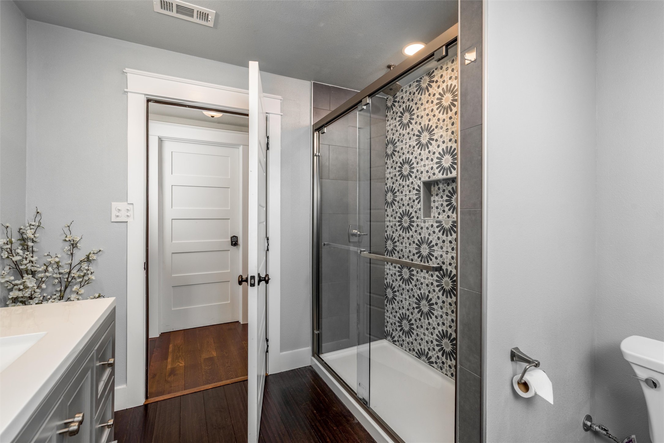 1215 Coleman Street Mckinney TX 75069