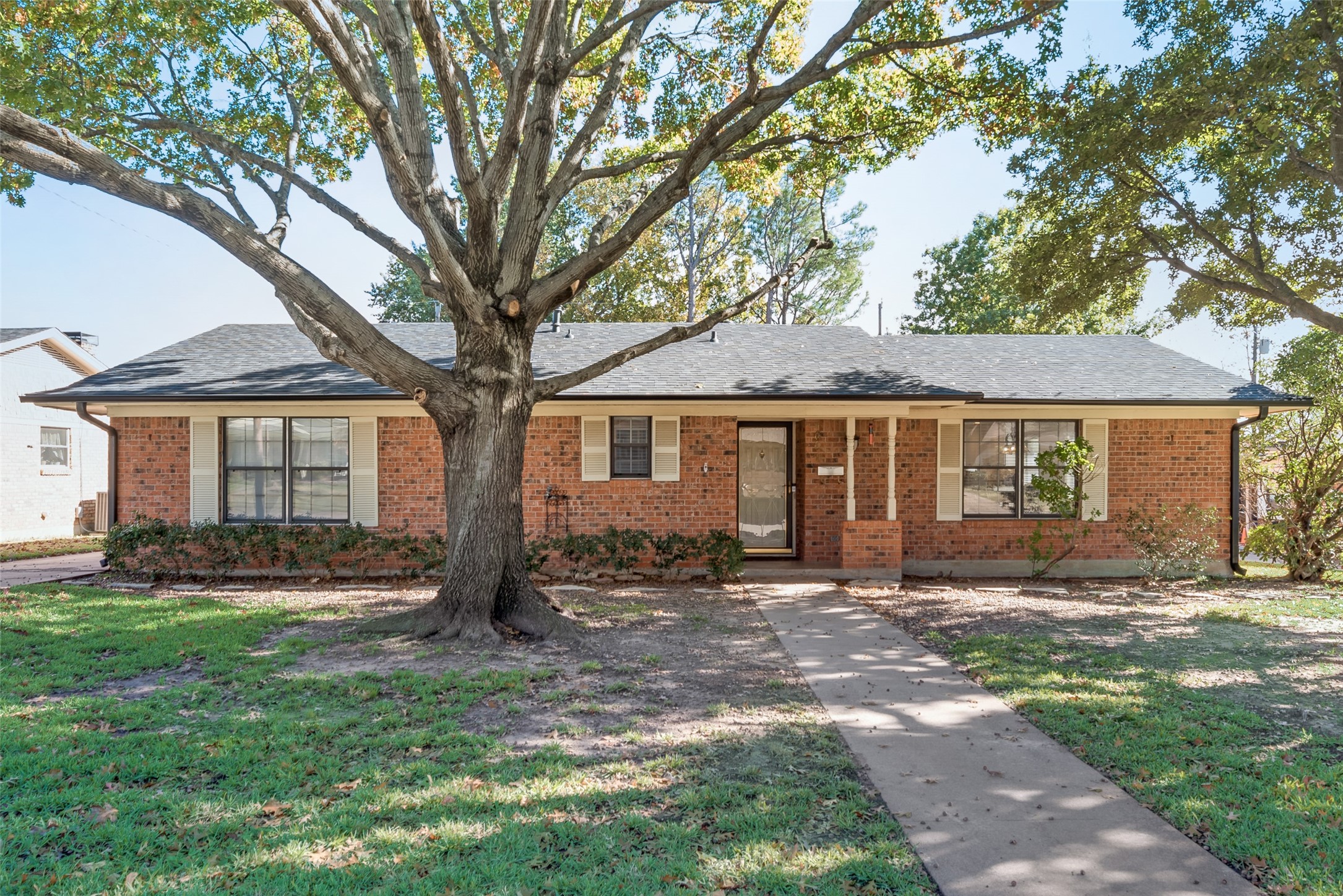 1604 W Shields Drive Sherman TX 75092