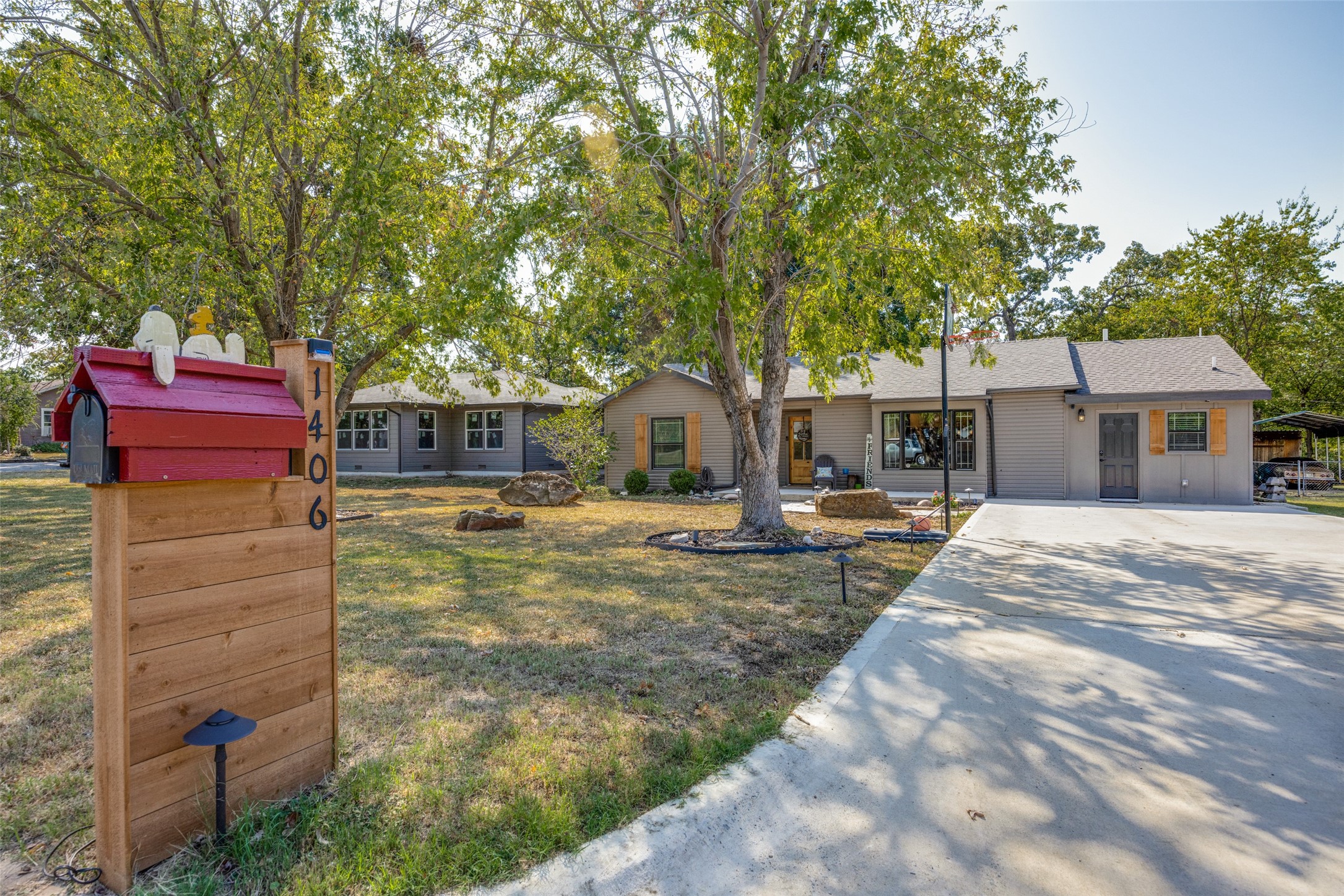 1406 W Shepherd Street Denison TX 75020