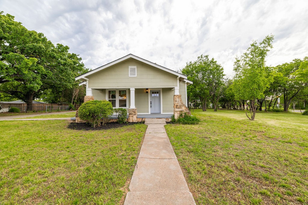 711 Fannin Street Nocona TX 76255