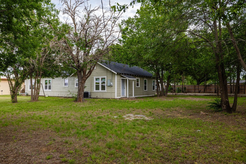 711 Fannin Street Nocona TX 76255