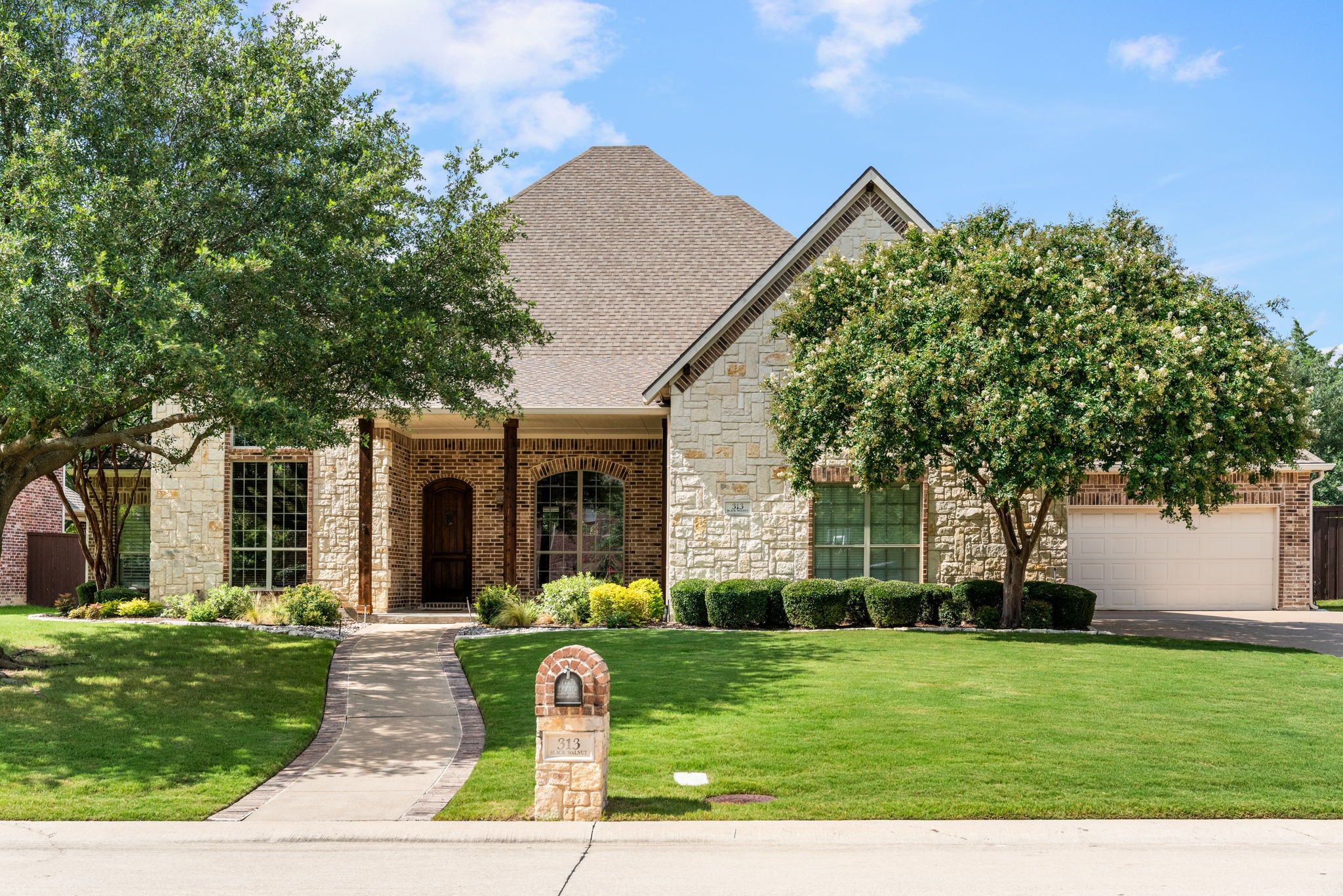 313 Black Walnut Drive Garland TX 75044