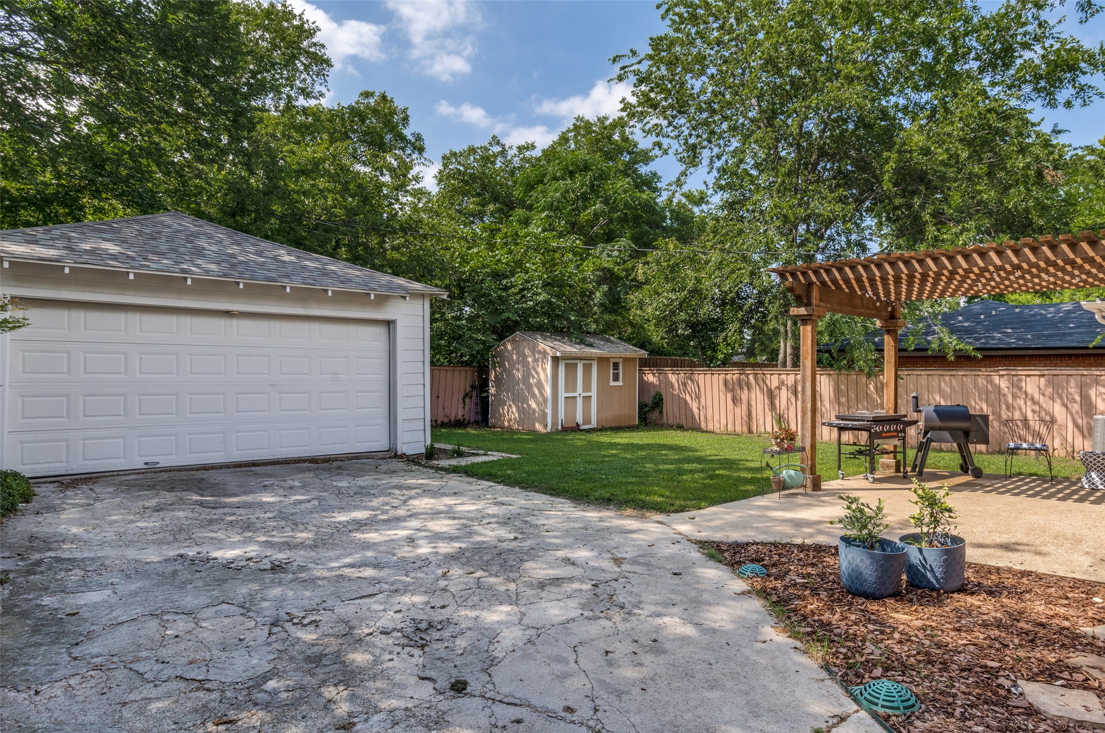 6837 Trammel Drive Dallas TX 75214