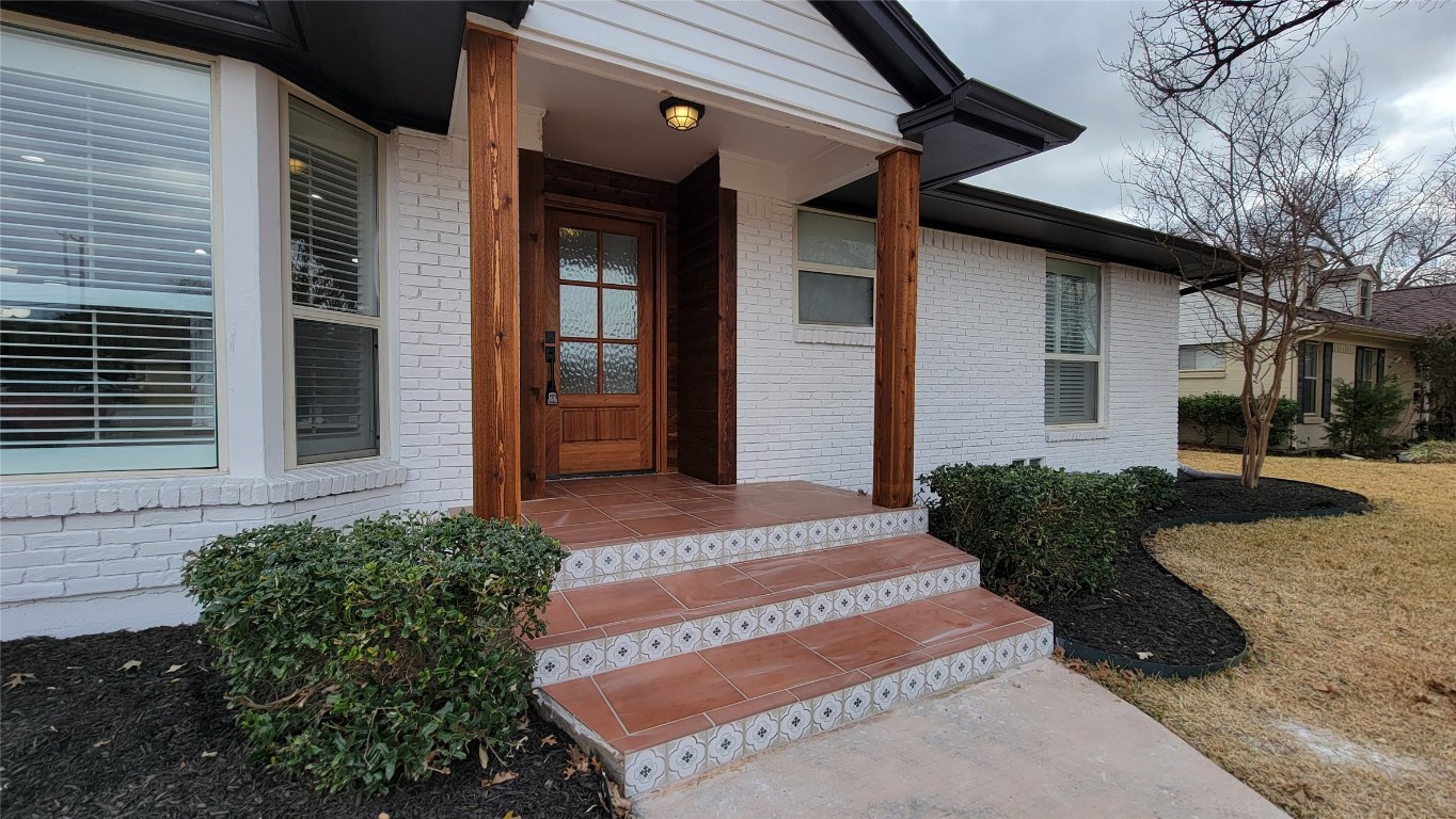 3362 Royal Lane Dallas TX 75229