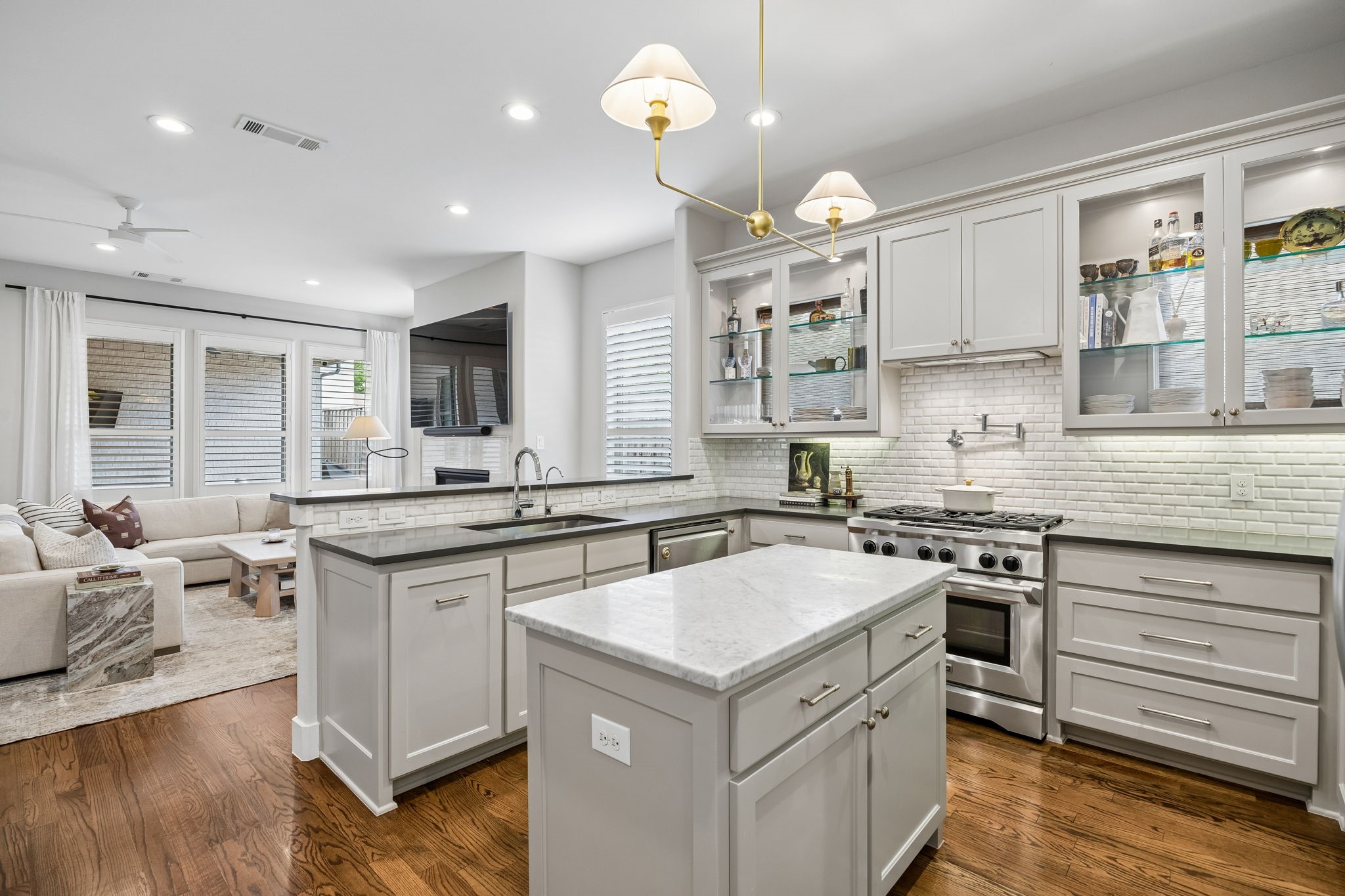 5432 Martel Avenue Dallas TX 75206