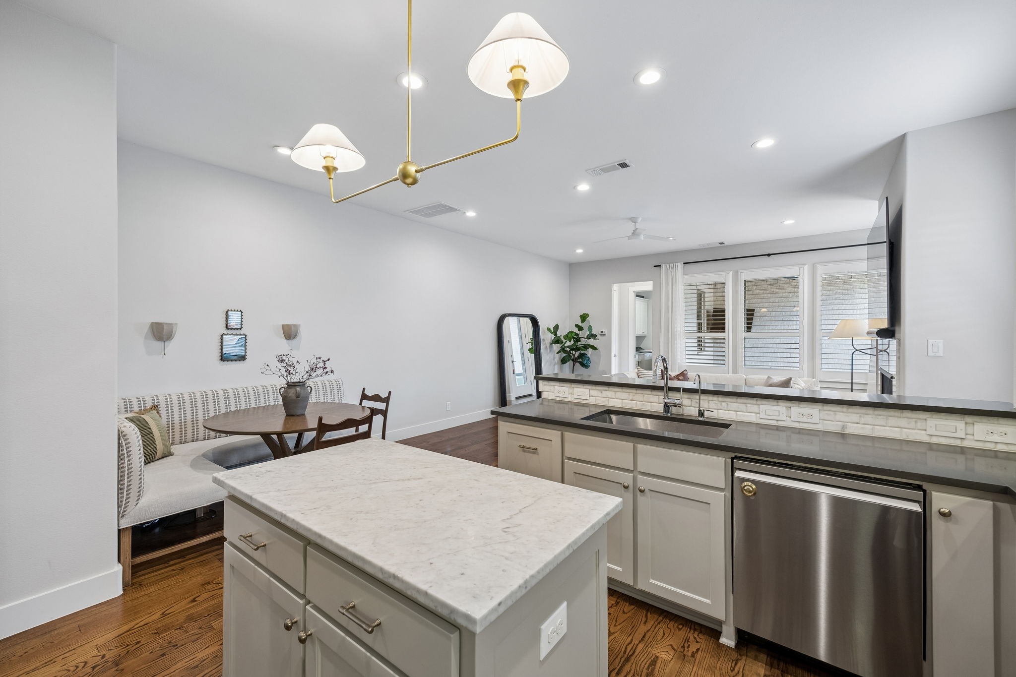 5432 Martel Avenue Dallas TX 75206