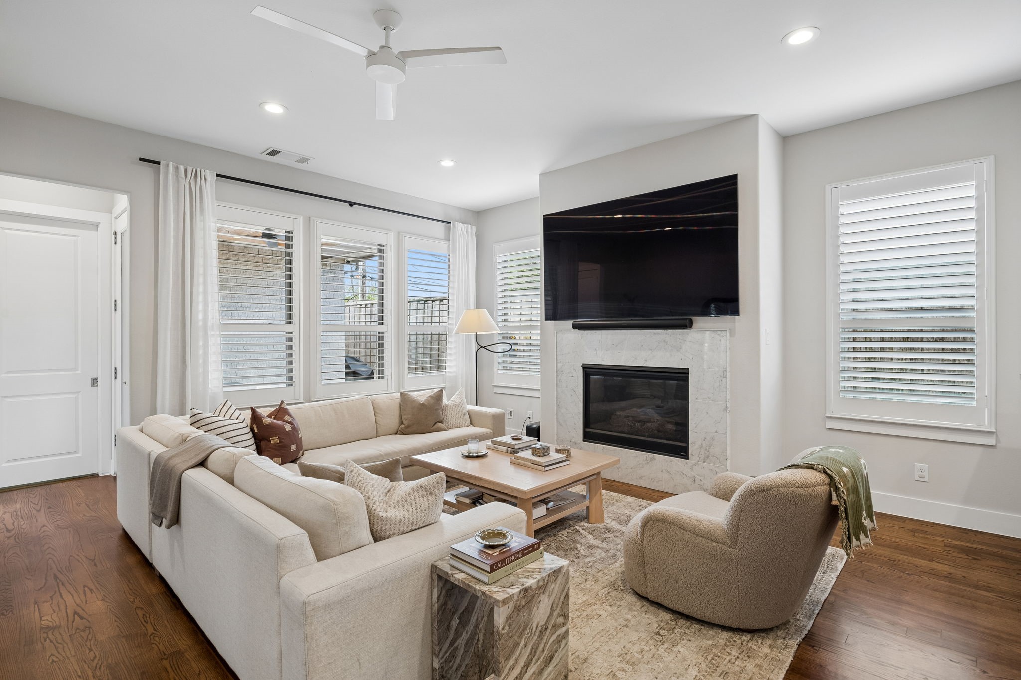 5432 Martel Avenue Dallas TX 75206