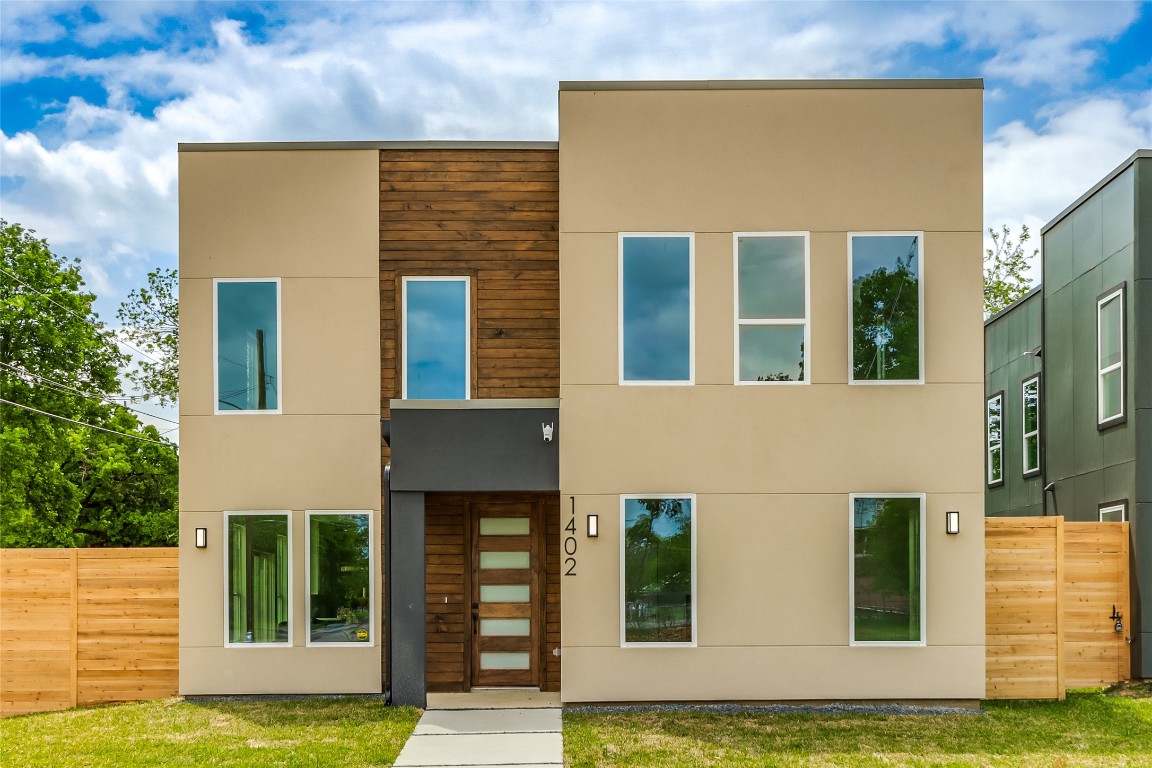 1402 Pueblo Street Dallas TX 75212