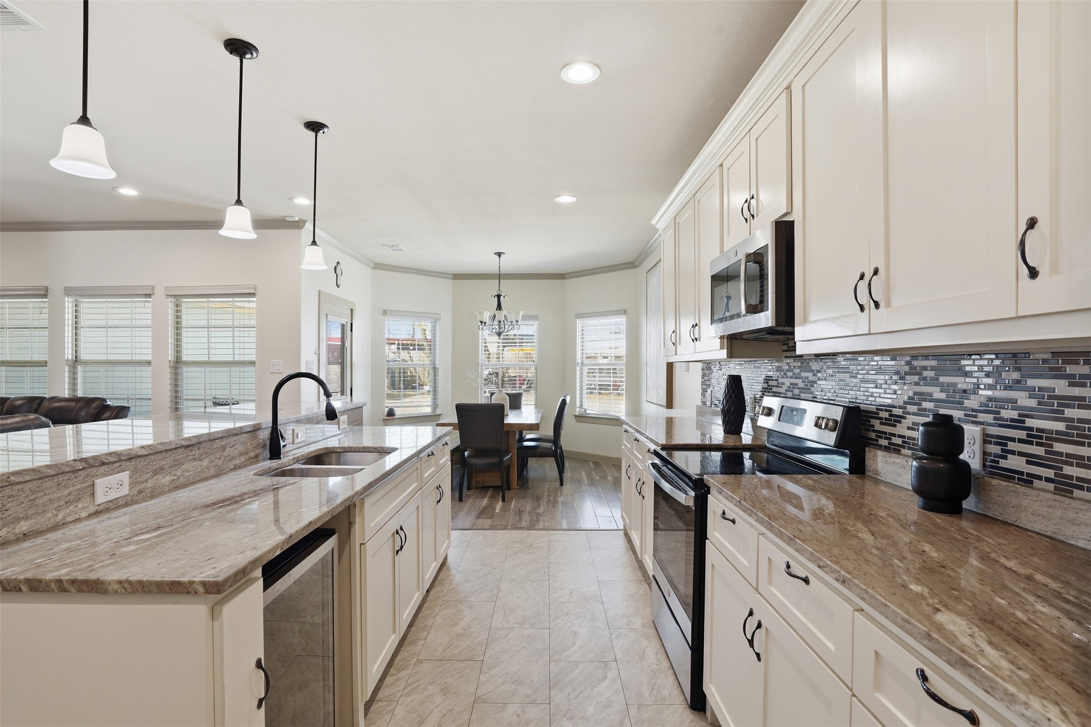 3021 Springview Avenue Dallas TX 75216