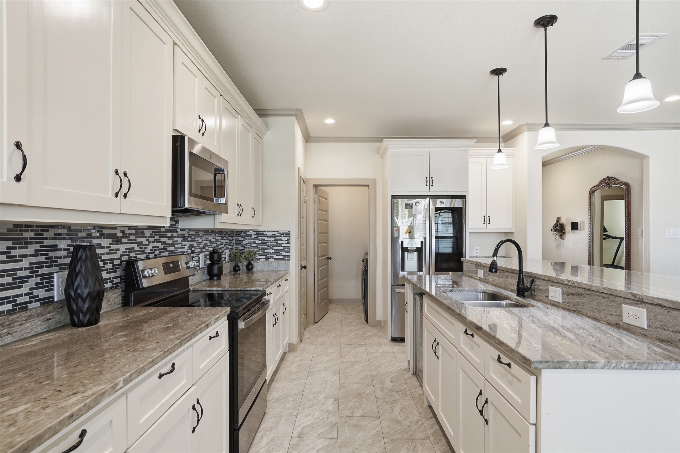 3021 Springview Avenue Dallas TX 75216