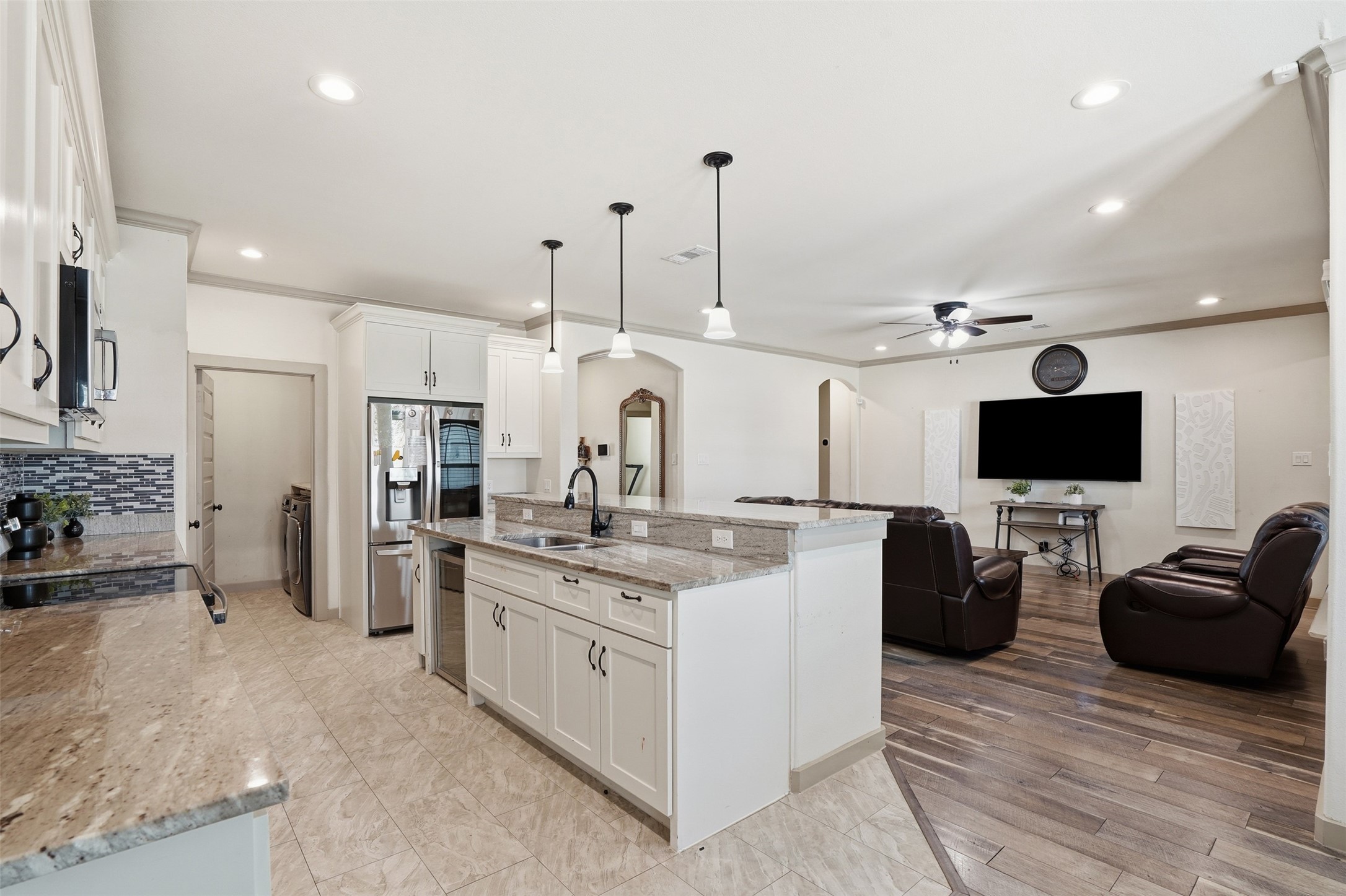 3021 Springview Avenue Dallas TX 75216