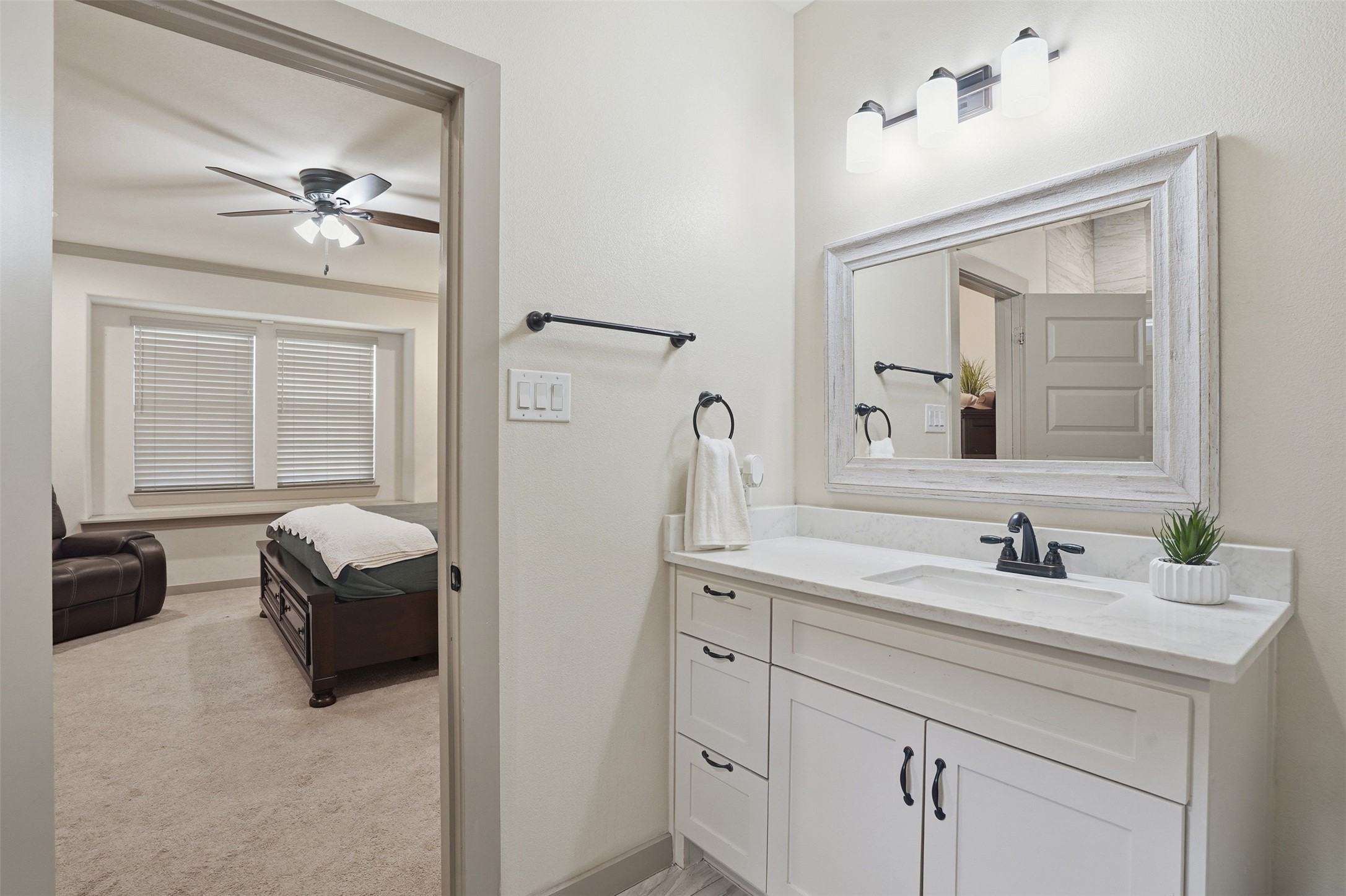 3021 Springview Avenue Dallas TX 75216