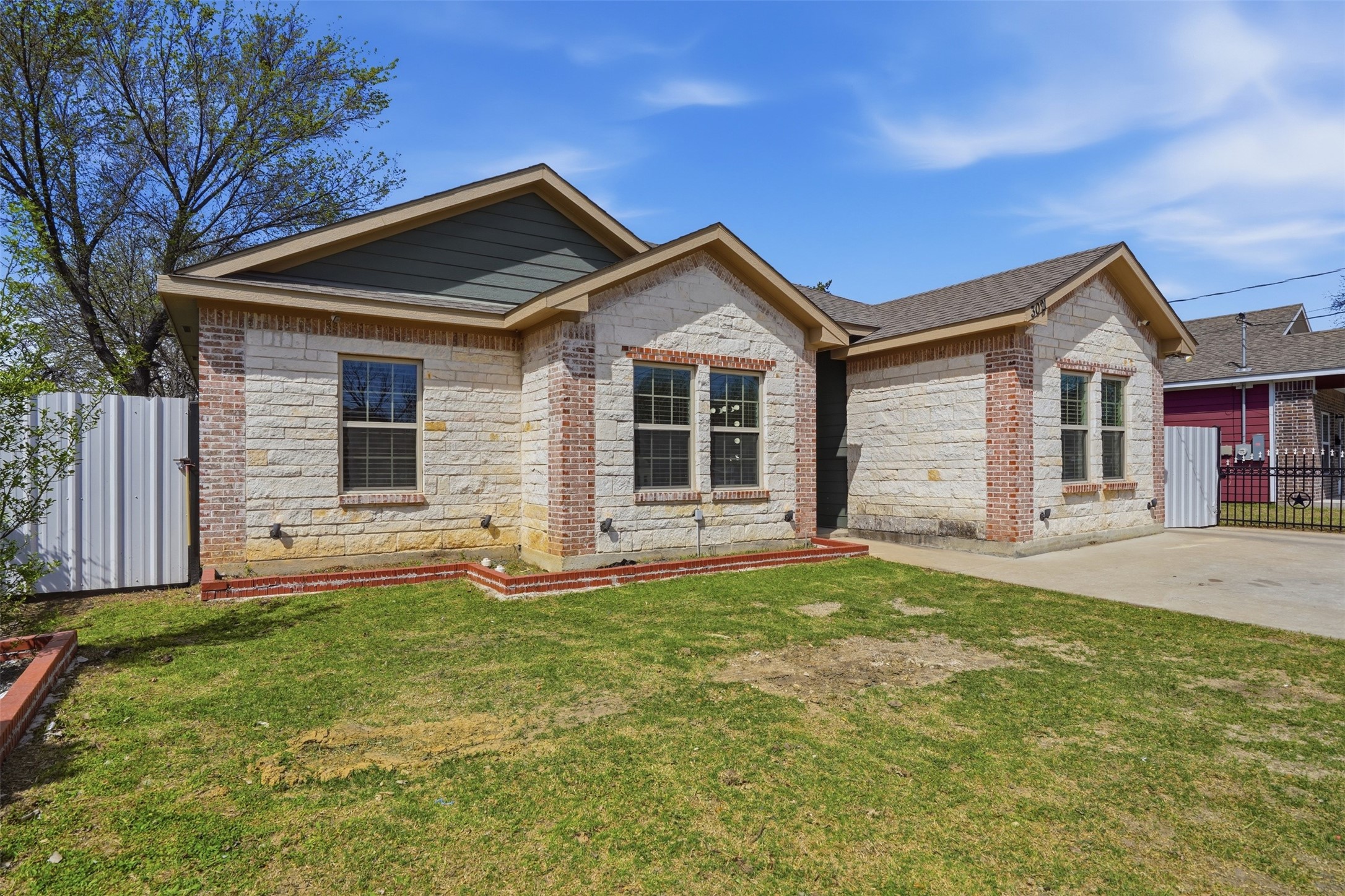3021 Springview Avenue Dallas TX 75216