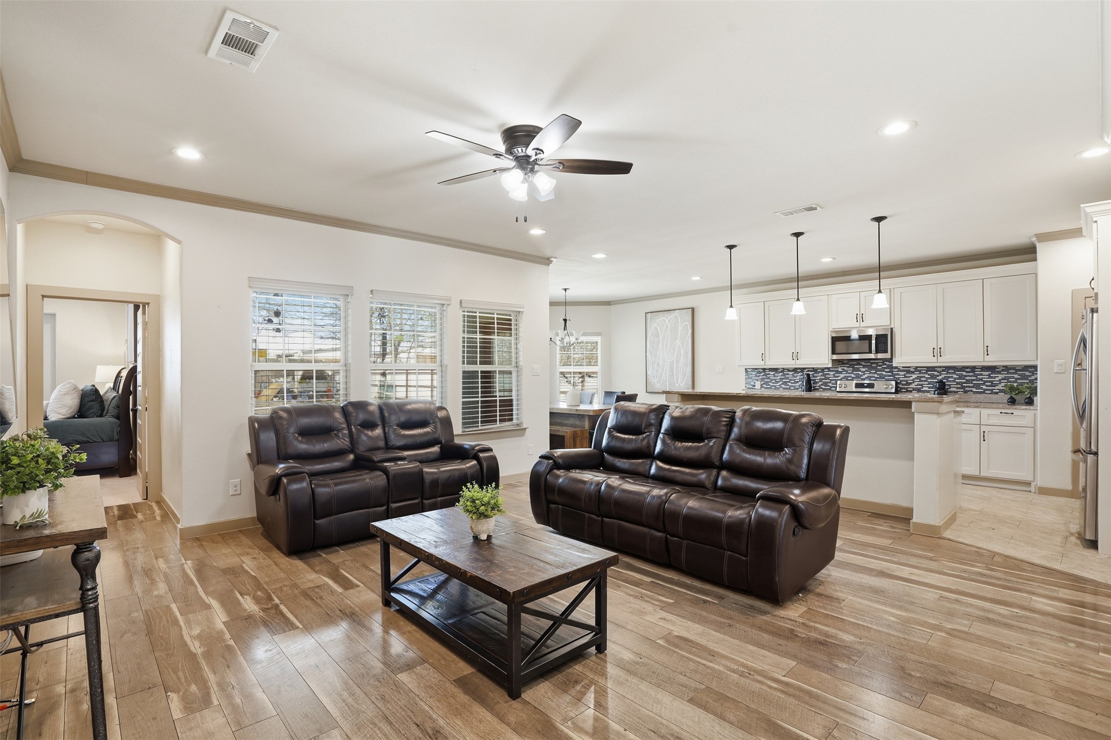 3021 Springview Avenue Dallas TX 75216
