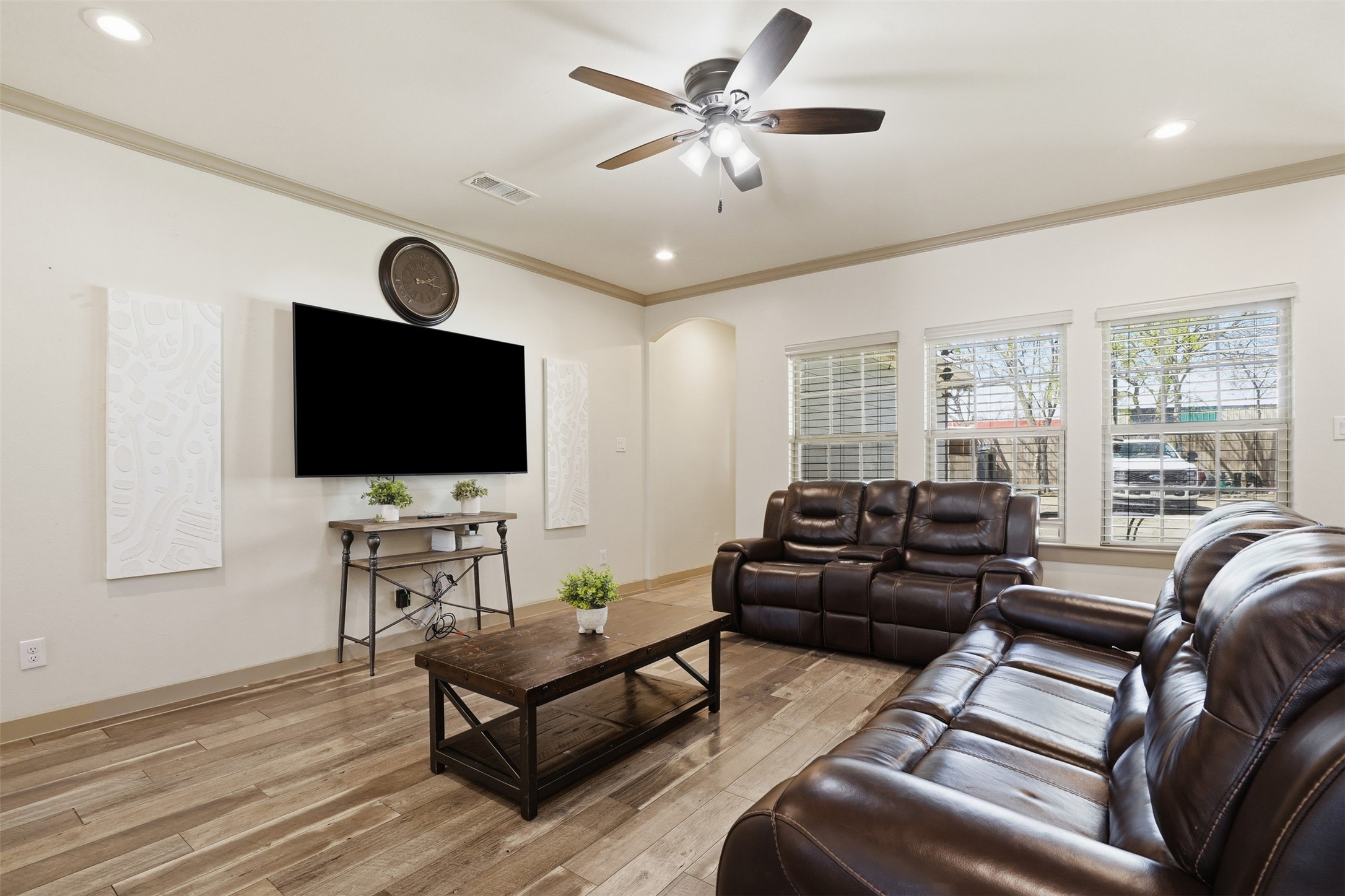 3021 Springview Avenue Dallas TX 75216