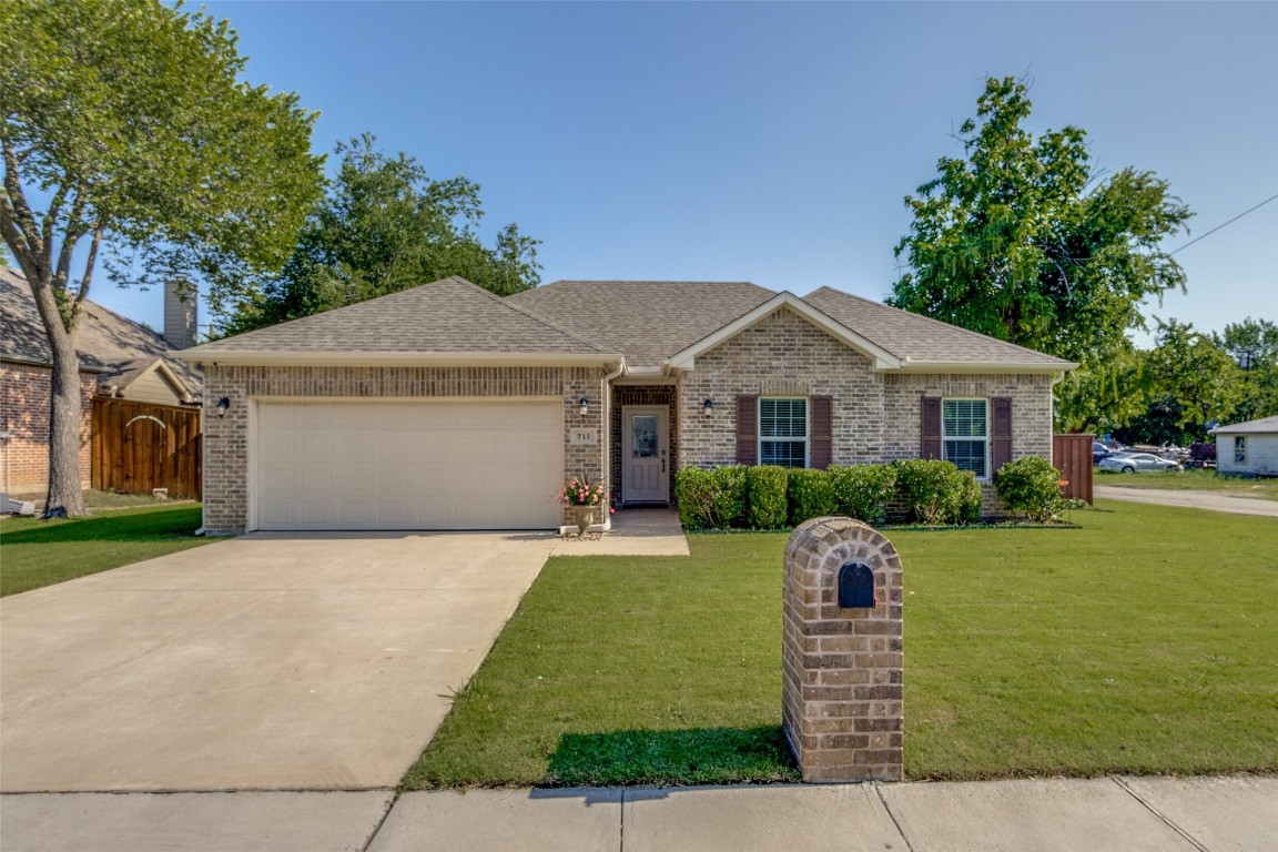 711 E Standifer Street Mckinney TX 75069