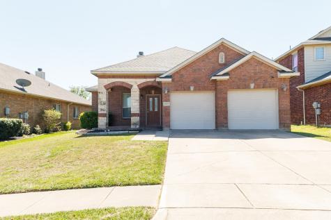 909 Grant Street Burleson TX 76028