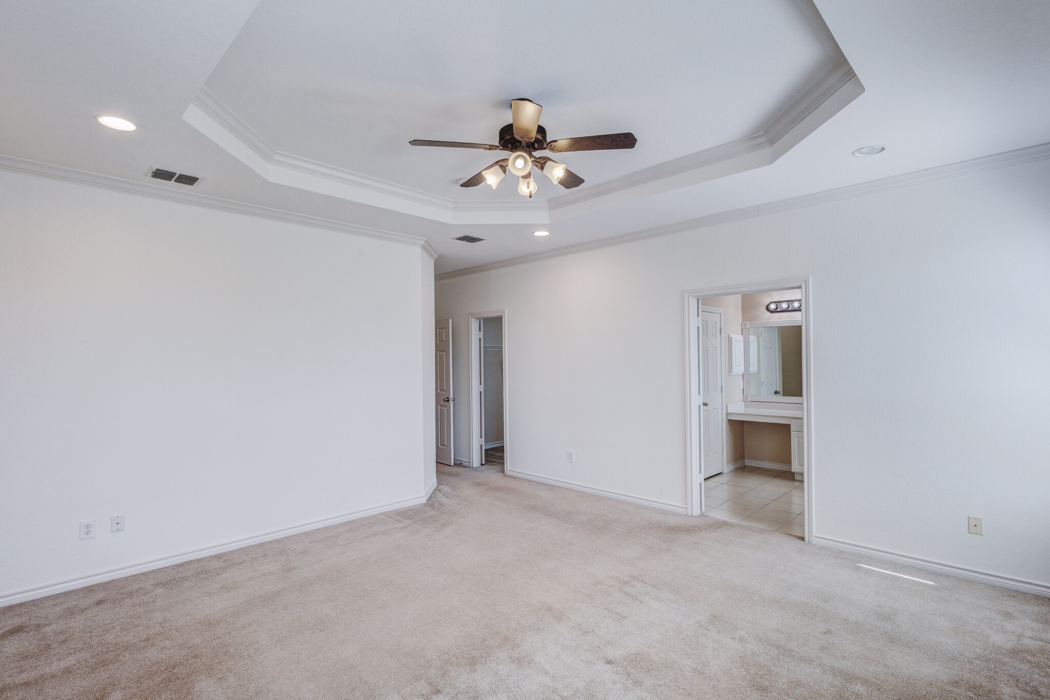 909 Grant Street Burleson TX 76028
