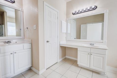 909 Grant Street Burleson TX 76028