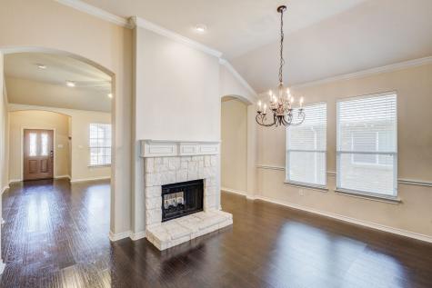 909 Grant Street Burleson TX 76028