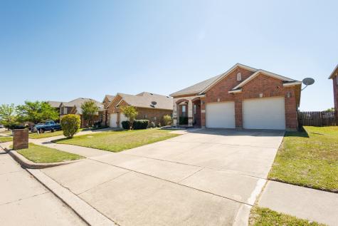 909 Grant Street Burleson TX 76028