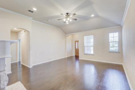 909 Grant Street Burleson TX 76028
