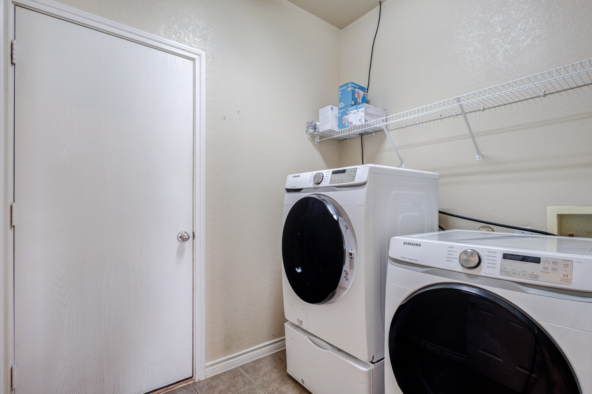 909 Grant Street Burleson TX 76028