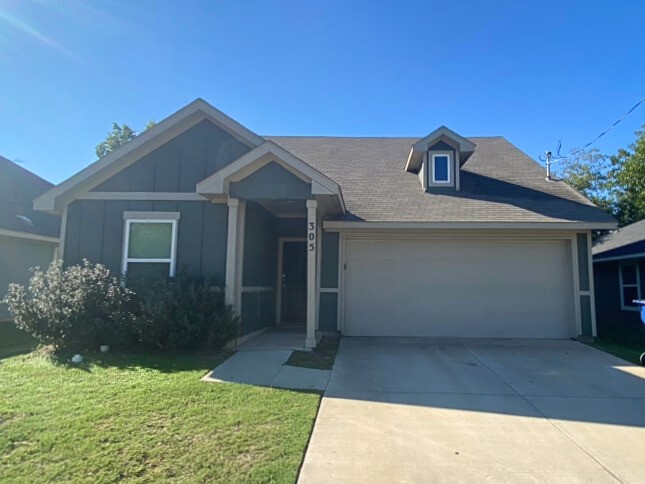 305 Henry Street Waxahachie TX 75165
