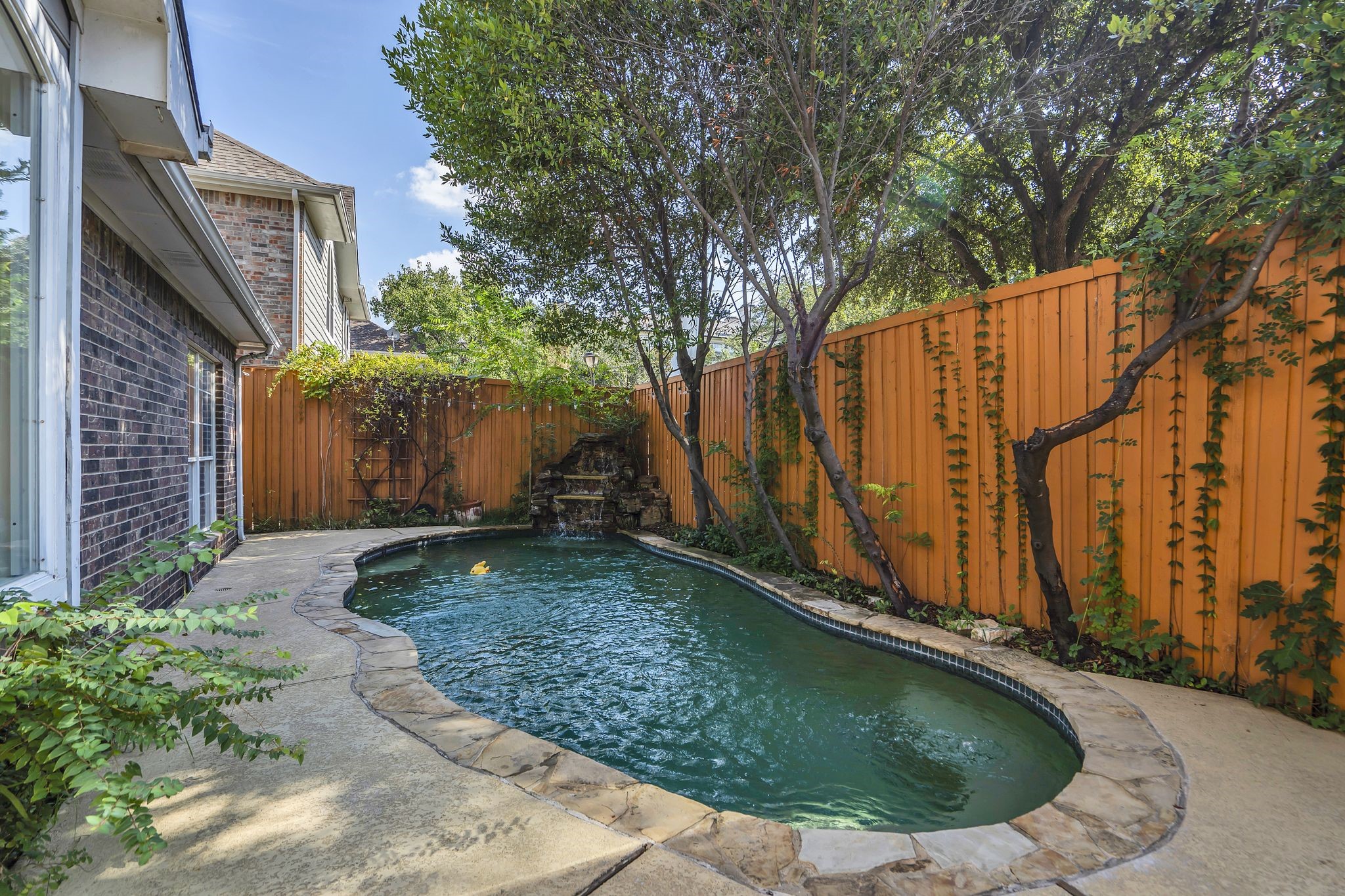2630 Lakeforest Court Dallas TX 75214