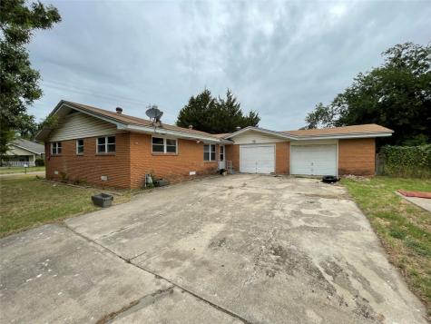 501 W Nelson Street Bowie TX 76230