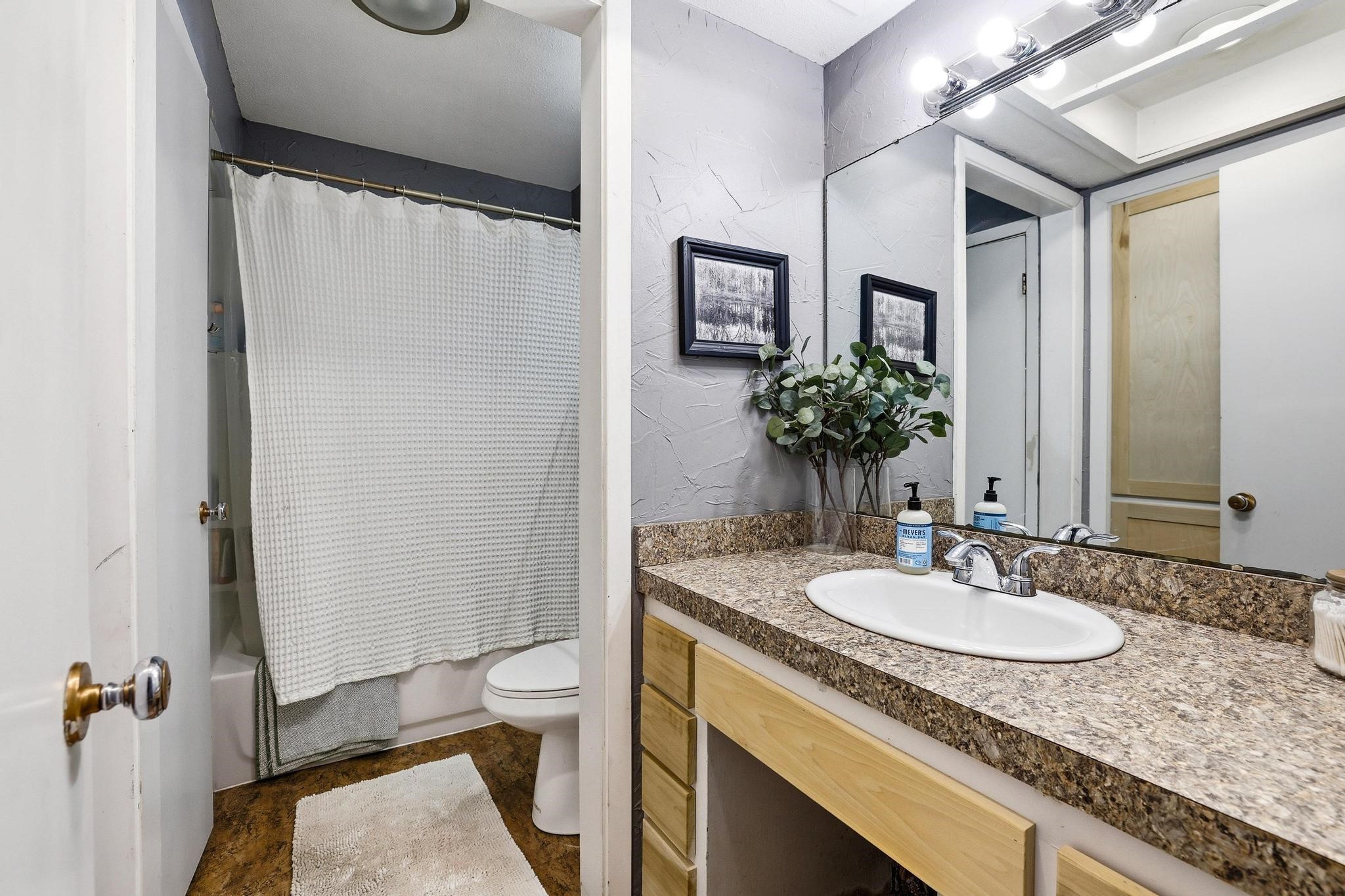 120 Mark Drive Denison TX 75021
