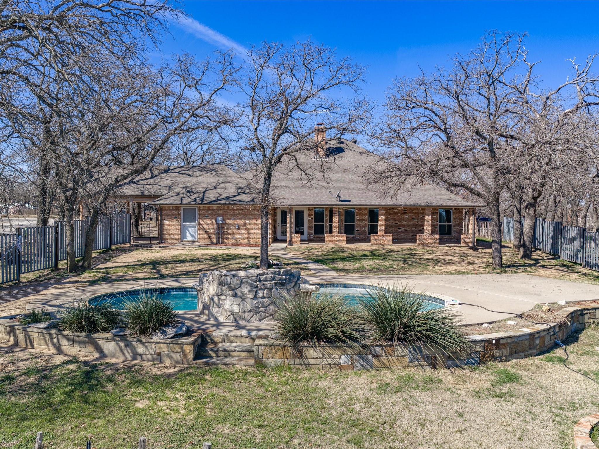 19901 S Highway 281 Lipan TX 76462