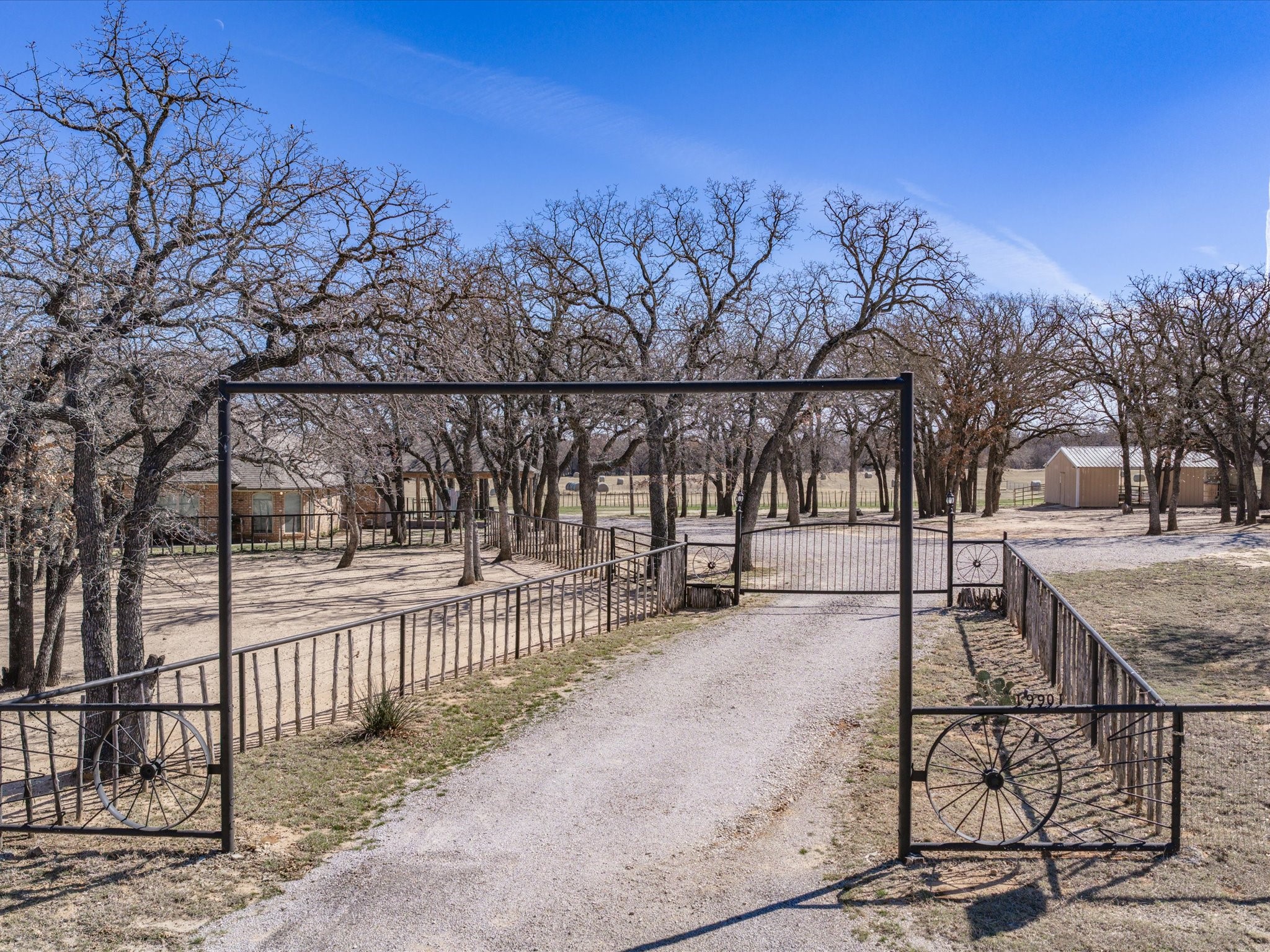19901 S Highway 281 Lipan TX 76462