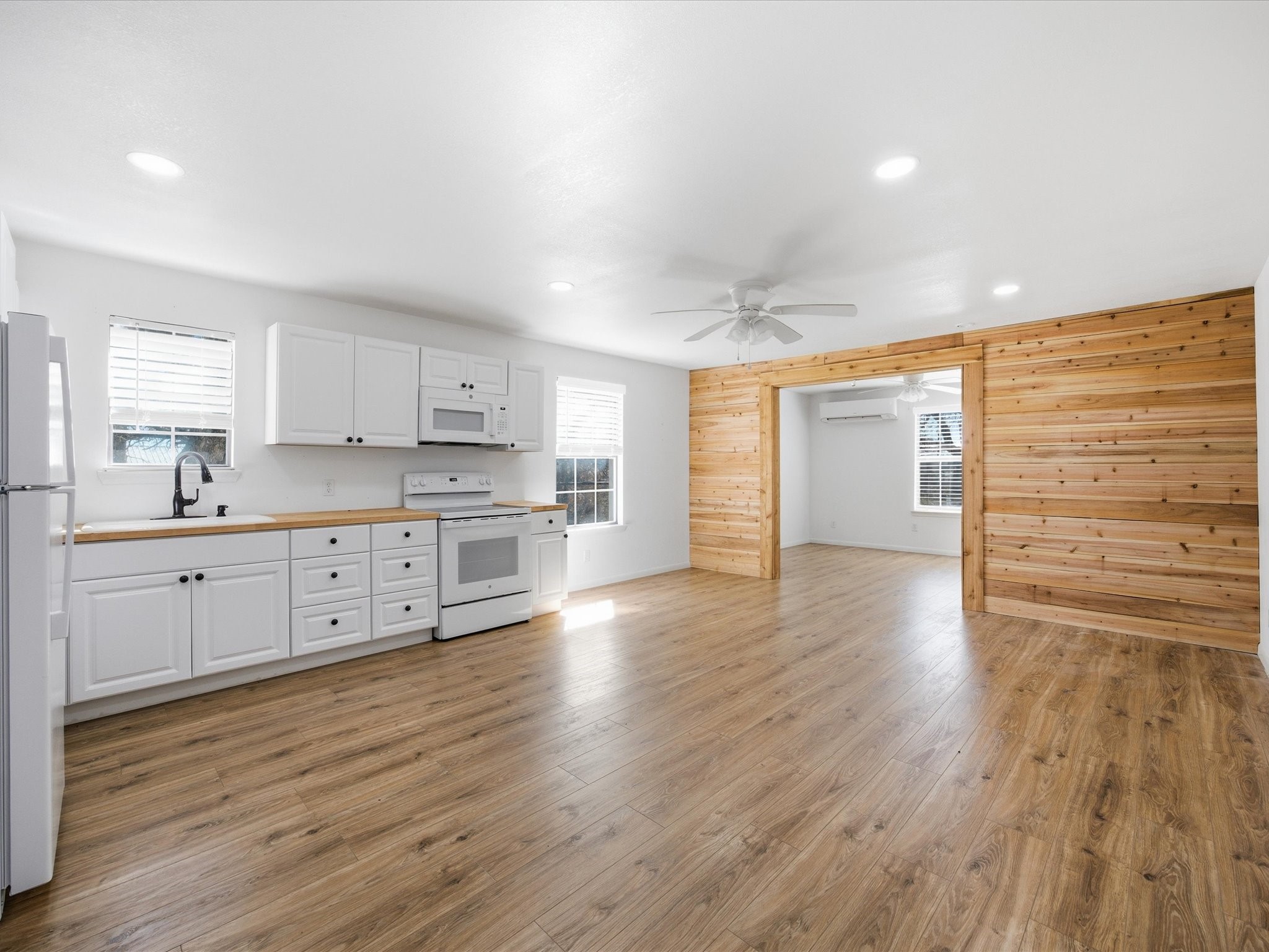 19901 S Highway 281 Lipan TX 76462