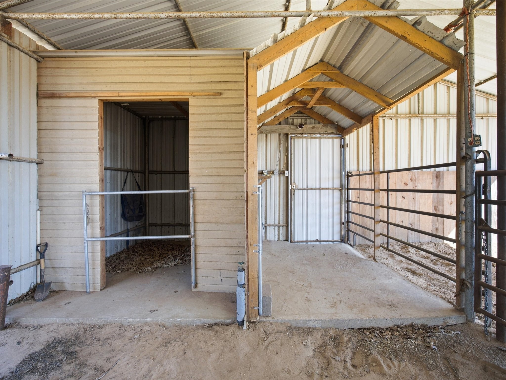 19901 S Highway 281 Lipan TX 76462